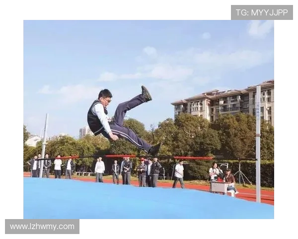 武汉滑板队默契配合探秘:团队精神与技术的完美结合