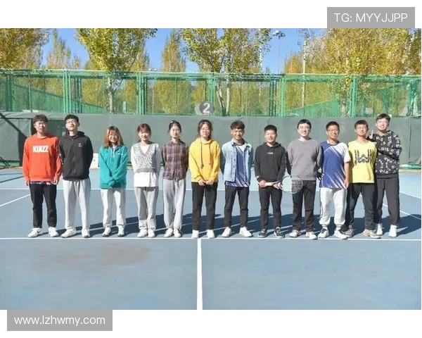 赛后分析：上海网球队与重庆网球队的团队协作与战术对比探讨