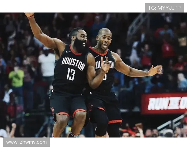 哈登领衔火箭对决热火双方激战精彩纷呈引发球迷热议 哈登领衔火箭对决热火双方激战精彩纷呈引发球迷热议