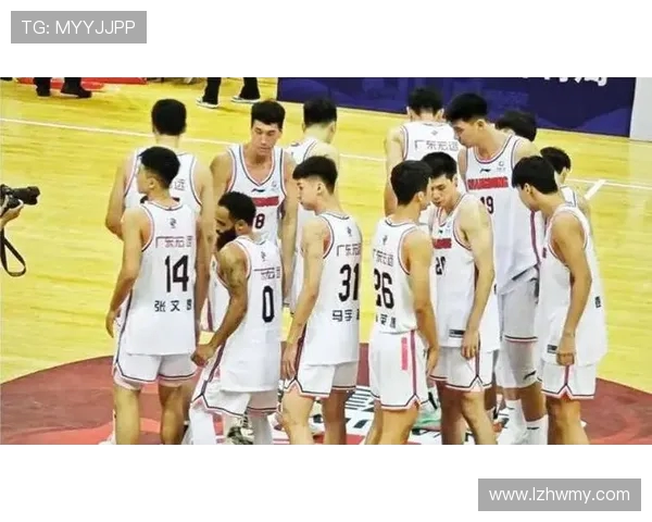 蓝赫姆与布兰的激烈对决揭示了球队实力的深度与战术的博弈